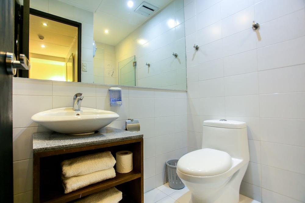 Hotel Durban Makati City Eksteriør bilde